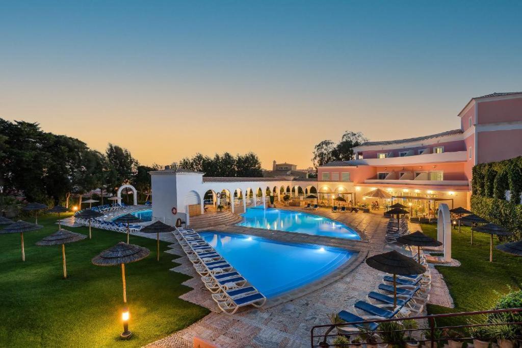 Praia Da Rocha, Vila Rosa, T1, Piscinas, Parqueamento E Internet By Ig Portimao Bagian luar foto