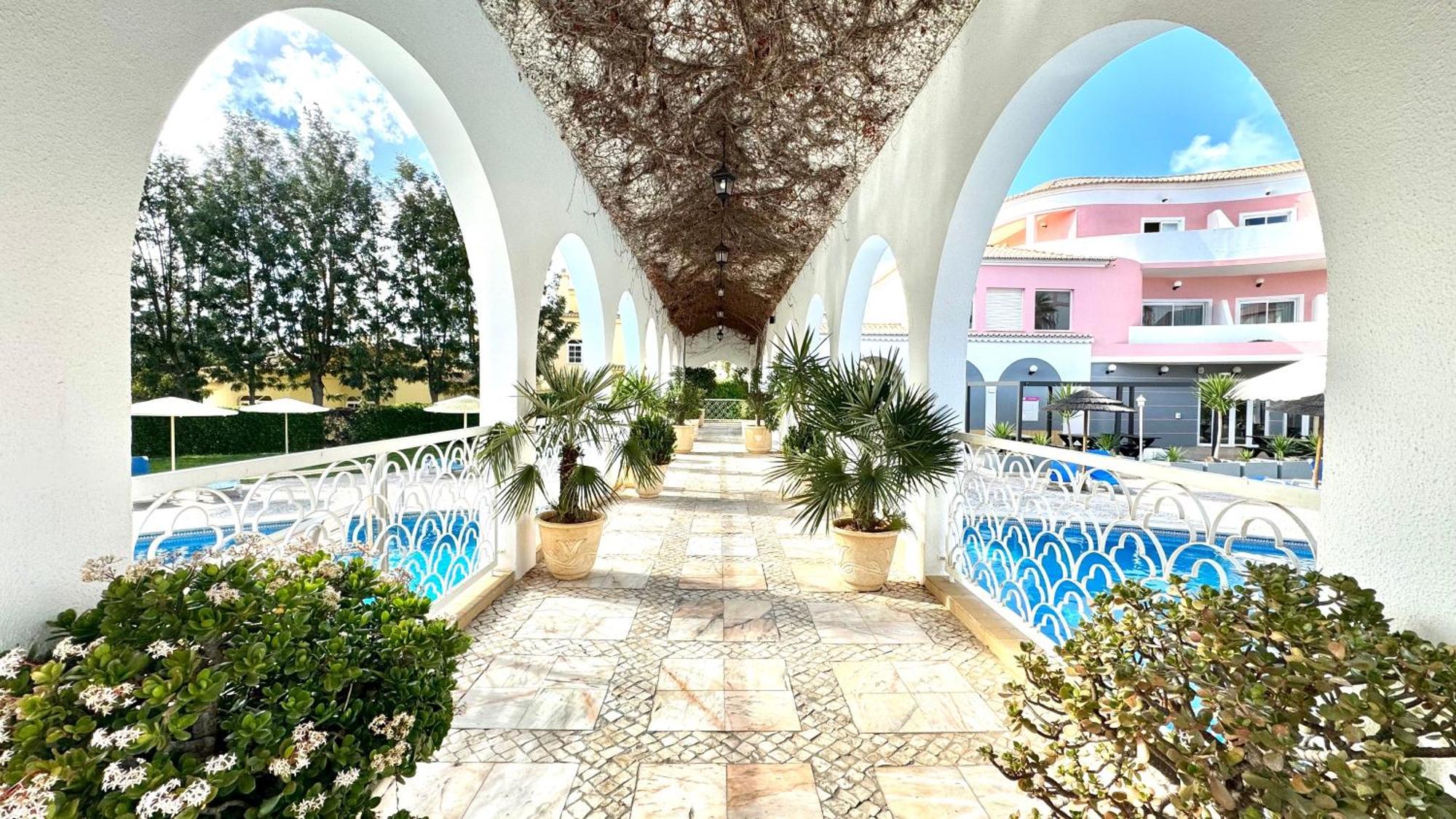 Praia Da Rocha, Vila Rosa, T1, Piscinas, Parqueamento E Internet By Ig Portimao Bagian luar foto